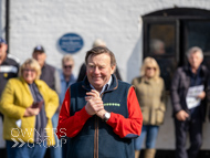 NH220326-2 - Nicky Henderson Stable Visit